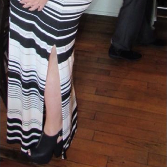 BCBG MAX AZRIA CALYPSO JERSEY KNIT DRESS - Picture 5 of 6